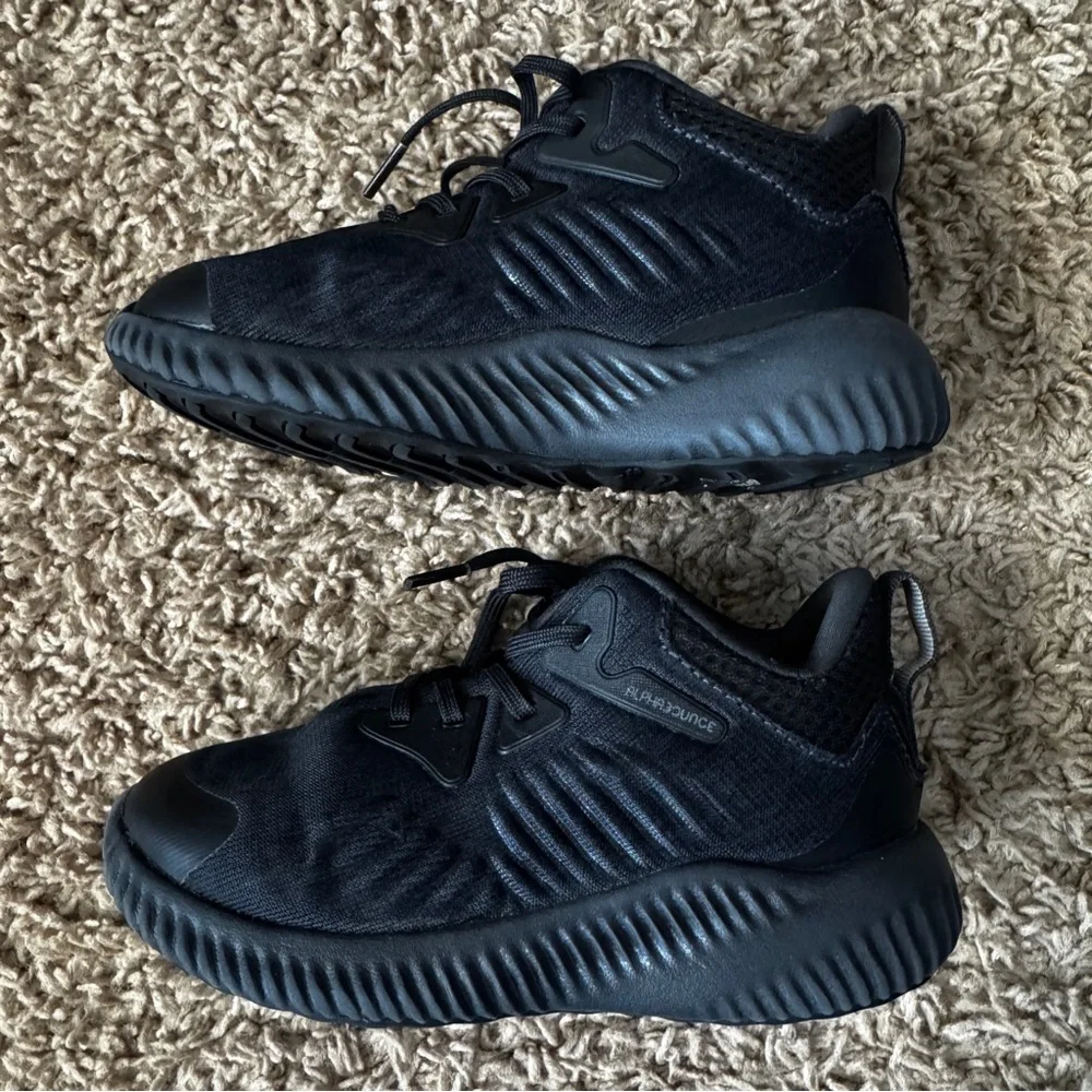 Adidas Alphabounce Shoes Boys Size 8K Black Running Sneakers Mesh B42289 Kids